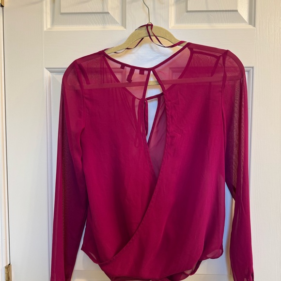 GUESS Women's Wrap Blouse with Keyhole in Vibrant Magenta, Size Small - Picture 3 of 11